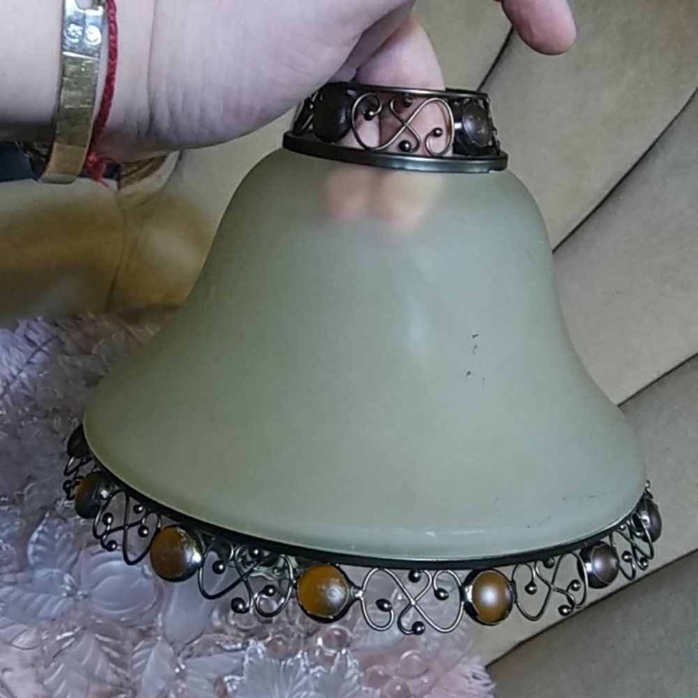 Gothic Glass vintage metal tea light lamp - Picture 5 of 8